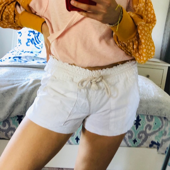 Roxy Linen Shorts - Picture 1 of 5